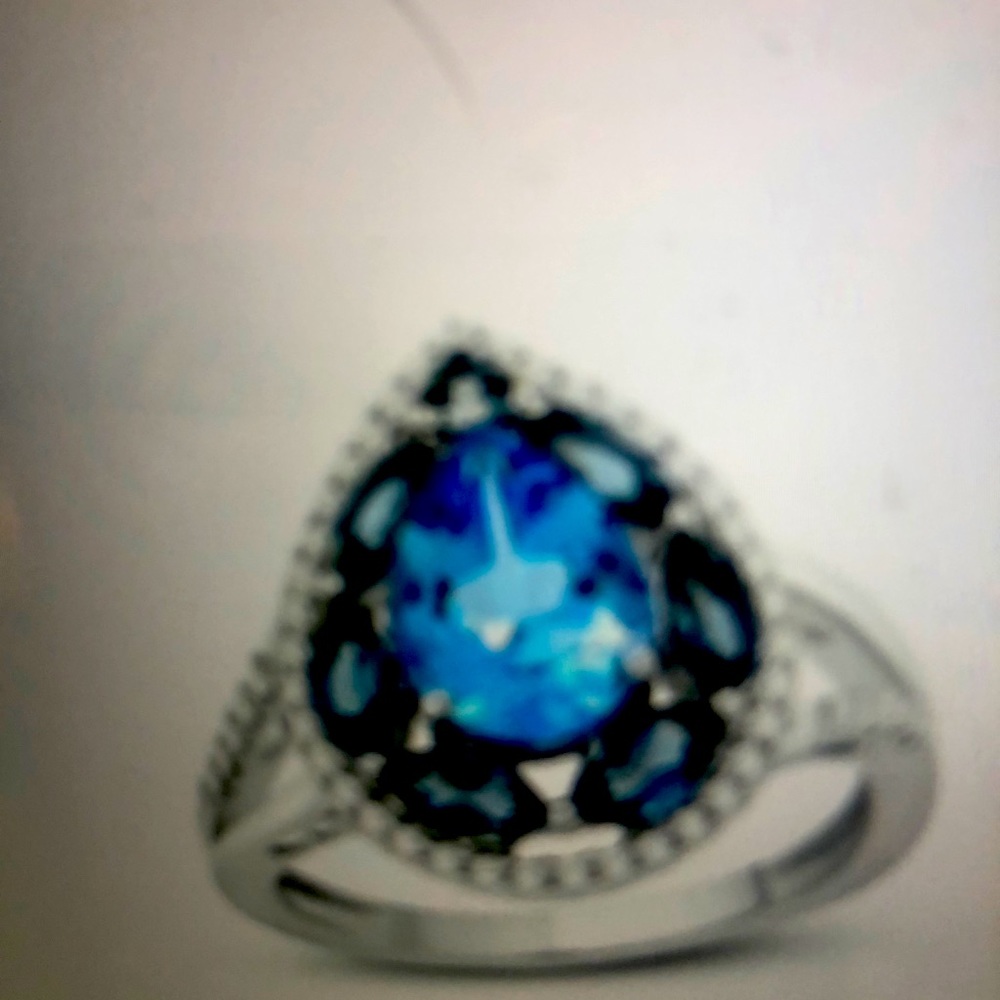 Meet your Posher, Pamela